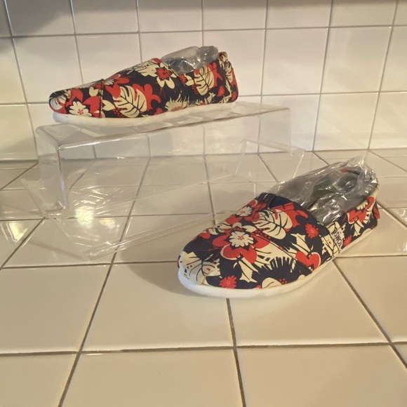 TOMS Alpargagat Floral Tropical Print Slip On Canvas Womans Size W7 - Picture 5 of 11